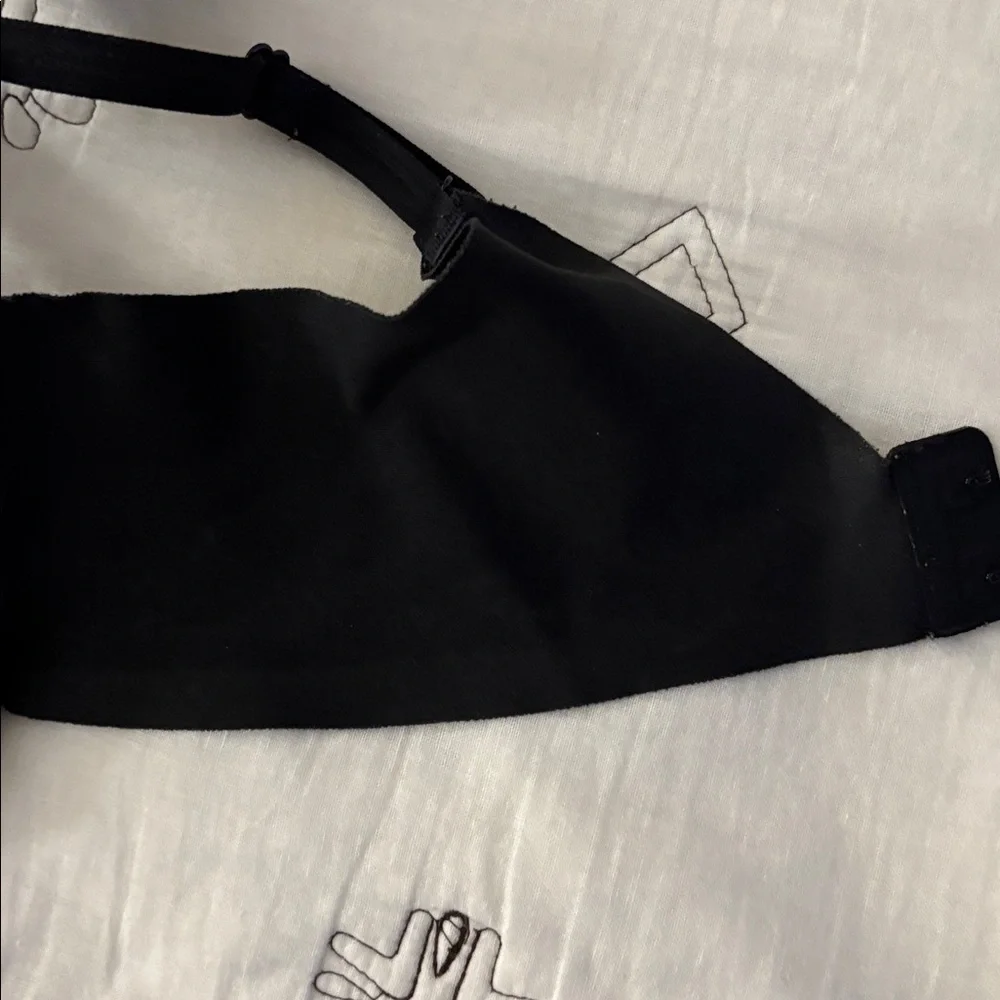 Black Push-Up Bra with V-Detail - Women Intimates - Picture 4 of 5